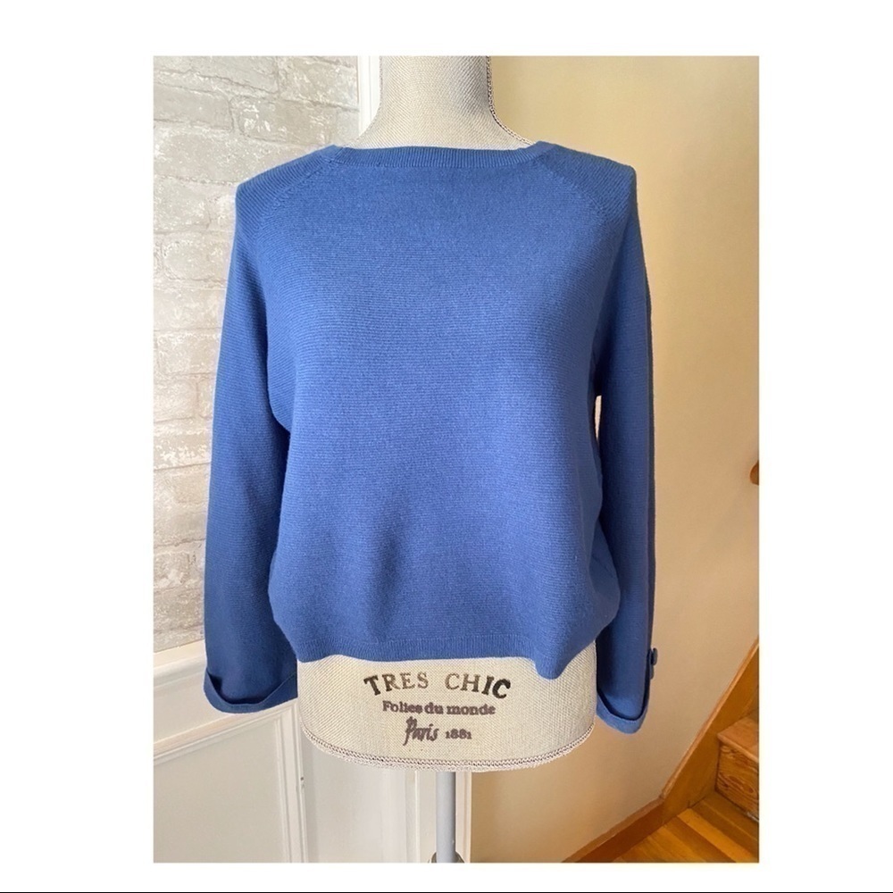 MADE IN ITALY brand l BLUE LONG SLEEVE CROPPED SWEATER (PARIS) Size medium 0833